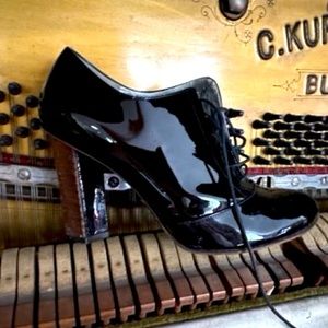 DOLCE AND GABANNA PATENT LOAFER HEELS SIZE 7.5 #oxfords #laceup #kinky #dapper